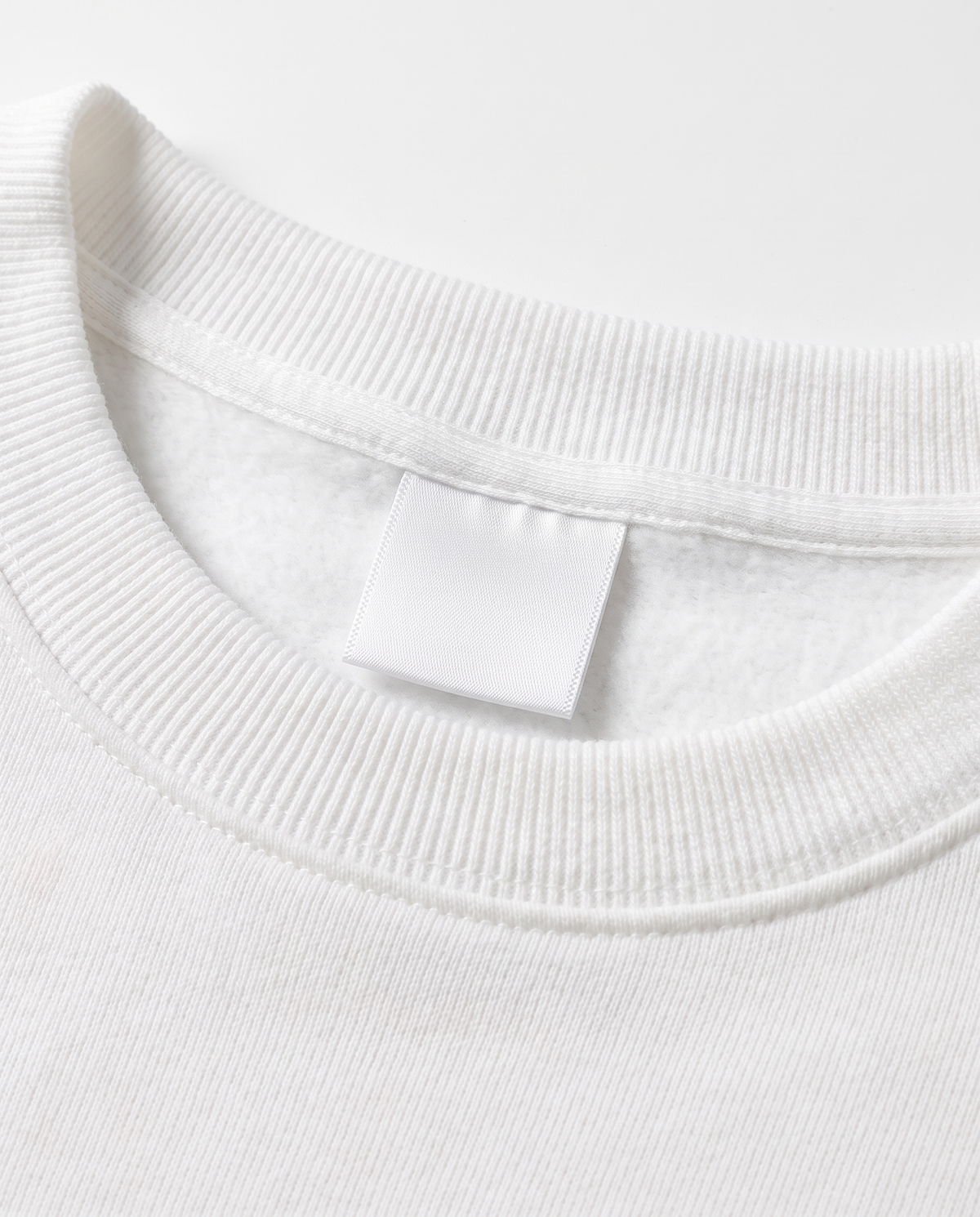 Sweat col rond coton molletonné blanc - gros plan col